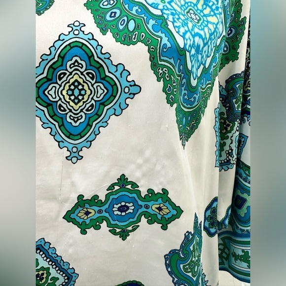 CHICOS Scarf-Print Top - Picture 11 of 13